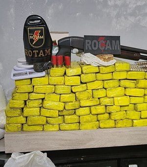 Militares apreendem cerca de 100 kg de drogas dentro de prédio em Maceió