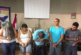 Ação policial prende sete e apreende armas e dinheiro; um suspeito morreu