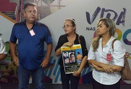 Família de Allan Teófilo se encontra com Renan Filho para pedir solução para o caso