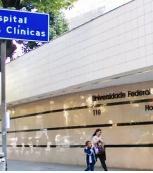 Família denuncia que bebê 'teve cabeça arrancada' por médica durante parto em hospital