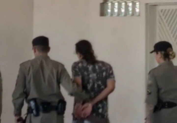 Eleitor é preso após quebrar urna a pauladas em colégio de Goiânia