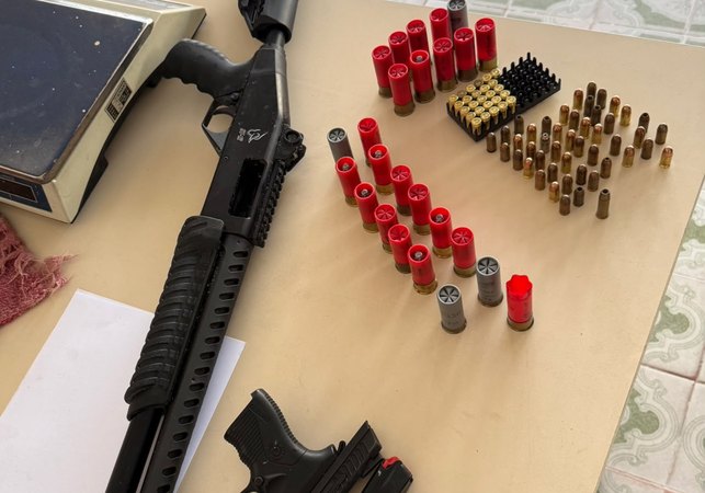 Polícia Militar apreende armas e munições durante cumprimento de mandado em condomínio de Arapiraca