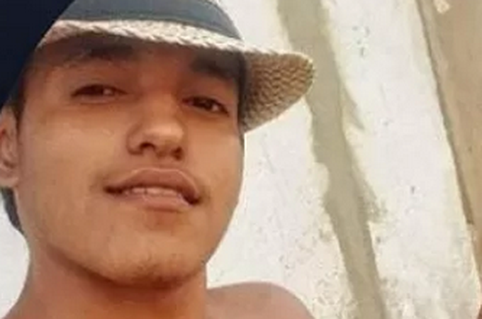 Após ser esfaqueado, jovem é encontrado morto em buraco com água no interior pernambucano