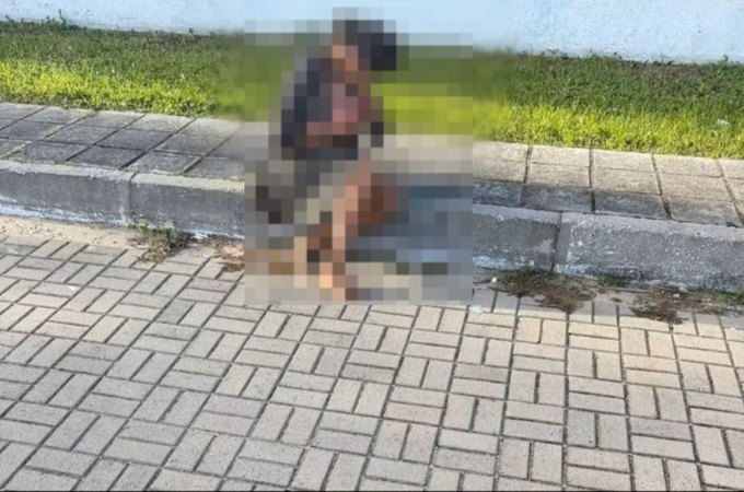 Sem qualquer suporte, mulher em situação de rua dá à luz em calçada em João Pessoa