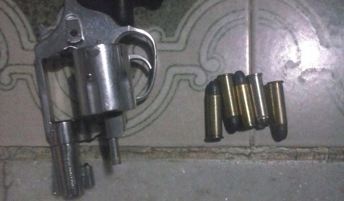 Homem é flagrado com arma de fogo em bar no Povoado Canaã em Arapiraca