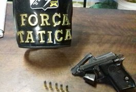 Jovem é detido por porte ilegal de arma de fogo no bairro Baixão, em Arapiraca