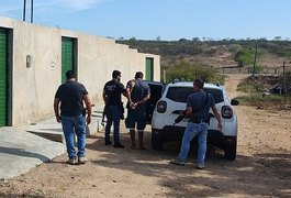 Foragido há 13 anos por esfaquear mulher até a morte e esconder corpo dela é preso em Piranhas