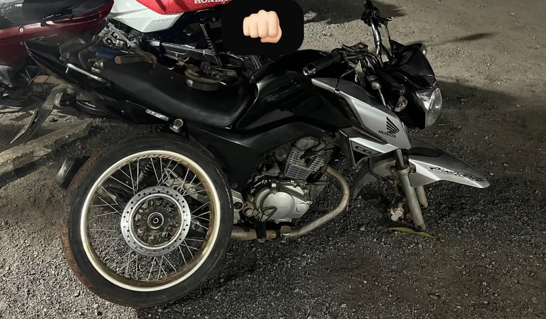 Após rastrear moto roubada, polícia encontra desmanche clandestino, em Arapiraca