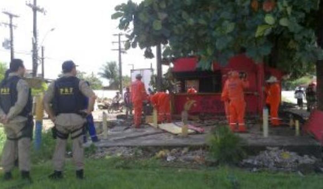 Estabelecimentos irregulares são removidos da BR 101