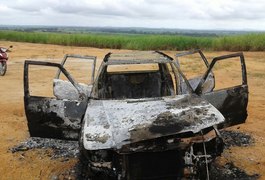 Homem é assassinado e tem carro queimado por bandidos, em São Sebastião, AL