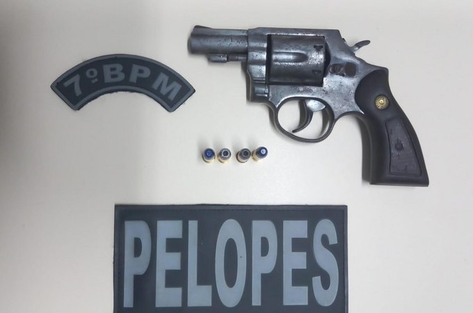 Polícia Militar apreende 21 armas de fogo e 24 Kg de drogas em Alagoas