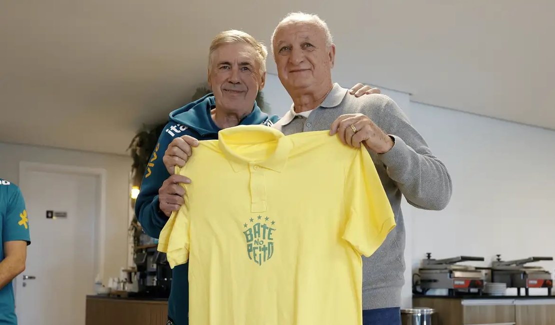 Pentacampeão com a seleção, Felipão é homenageado na Granja Comary