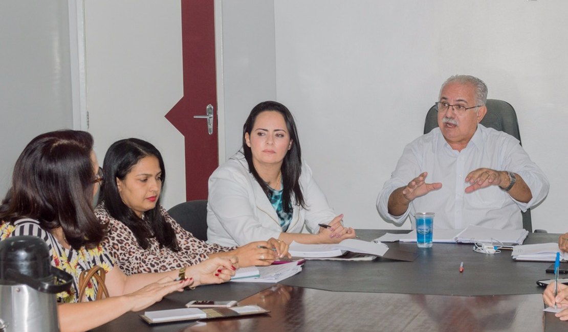 Prefeito apresenta análise e perspectiva do Fundeb para Comissão de Educação da Câmara de Vereadores