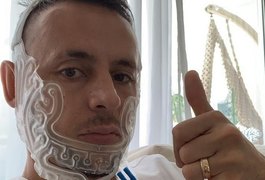 Após fratura na face e cirurgia, Rafinha recebe alta e se reapresenta ao Flamengo na quinta