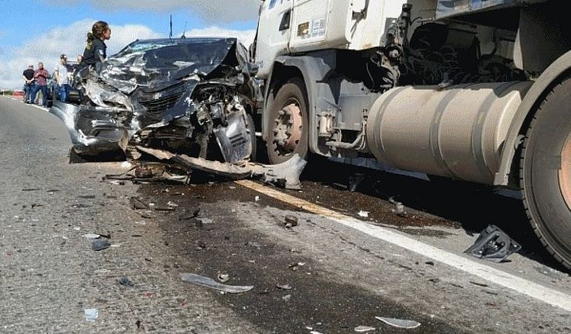 Família alagoana morre em acidente na BR-423, em Garanhuns