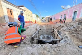 Obras de esgotamento sanitário do Centro Histórico de Penedo avançam
