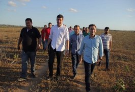 Yale visita área da construção da Central de Tratamento de Resíduos