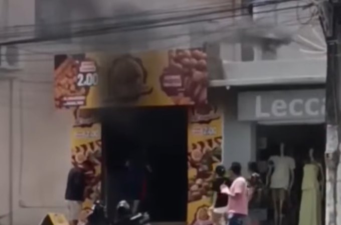 Incêndio atinge lanchonete no centro de Delmiro Gouveia, no Sertão alagoano