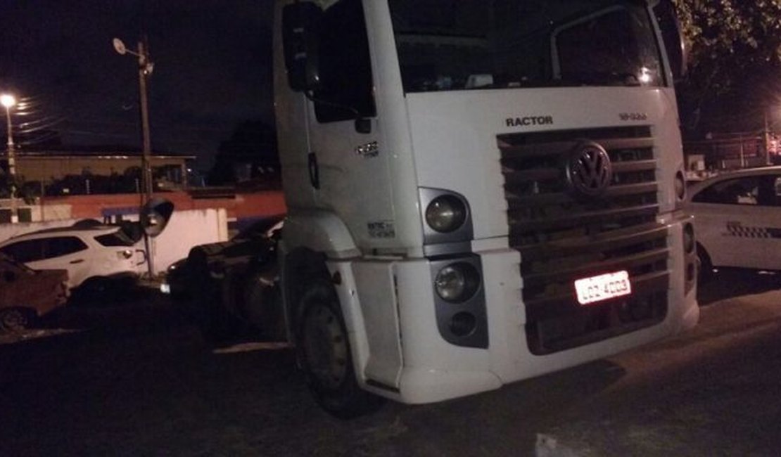 PC recupera em Pernambuco caminhão roubado em Alagoas