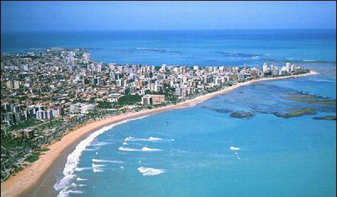 30 trechos impróprios para banho de mar são apresentados em praias alagoanas