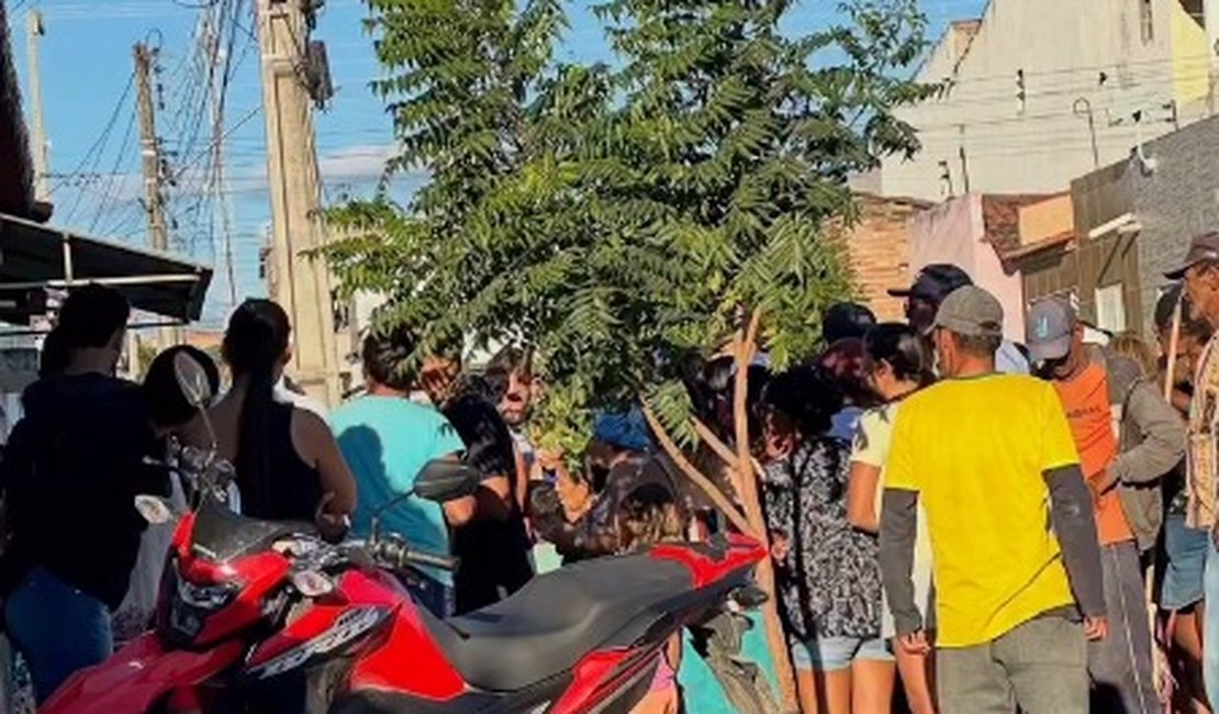 Adolescente de 17 anos é assassinado e outras duas pessoas ficam feridas, no Sertão alagoano
