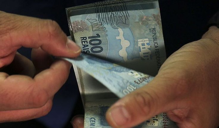 Pagamento de março dos servidores estaduais injeta mais de R$ 500 milhões na economia de Alagoas