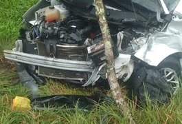 Motorista fica ferido em batida entre dois carros na BR-316, em Atalaia