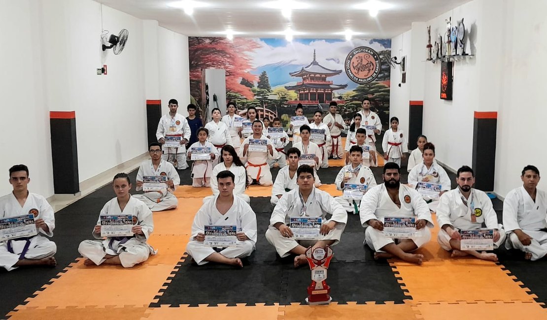 Atletas de Arapiraca representarão Alagoas no Campeonato Brasileiro de Karatê em São Paulo