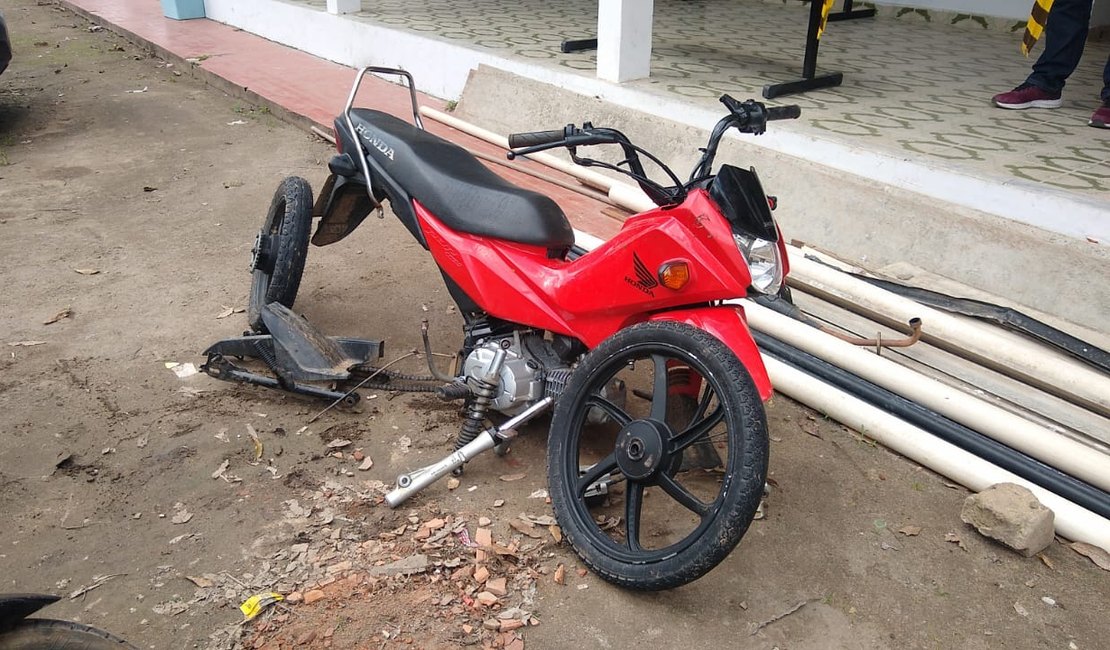 Polícia encontra moto furtada parcialmente desmontada na Zona Rural de Taquarana
