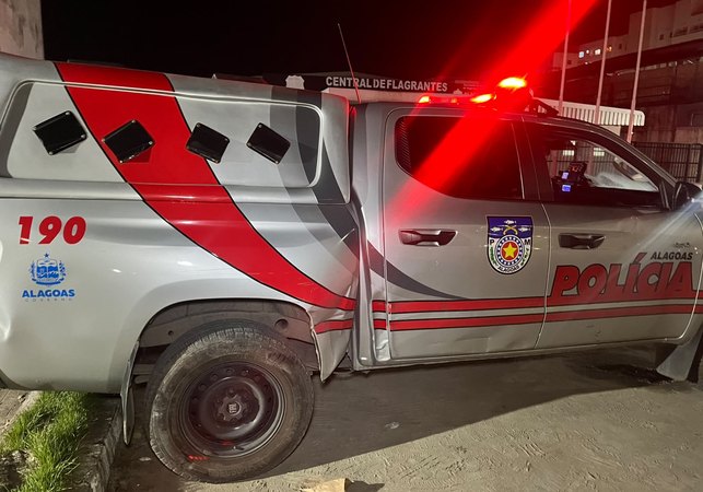 Homem é preso por violência doméstica no bairro Rio Novo, em Maceió
