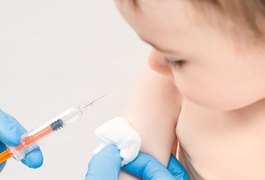 Movimento antivacinas cresce na internet e assusta o governo