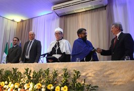 Yale prestigia entrega de títulos Honoris Causa na Uneal
