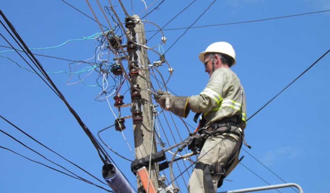 Manutenção de rede: Cidades do Agreste terão fornecimento de energia suspenso