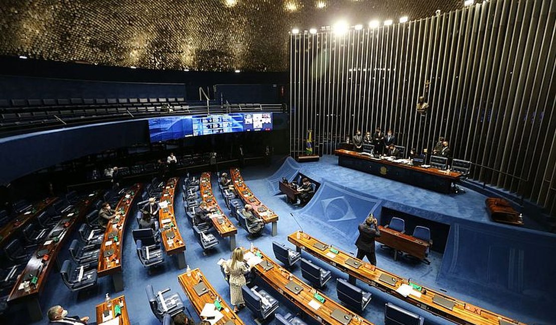 Senado aprova elegibilidade para políticos com contas irregulares