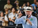 Com 39%, Lula abre 10 pontos de vantagem contra Flávio Bolsonaro, aponta pesquisa Quaest