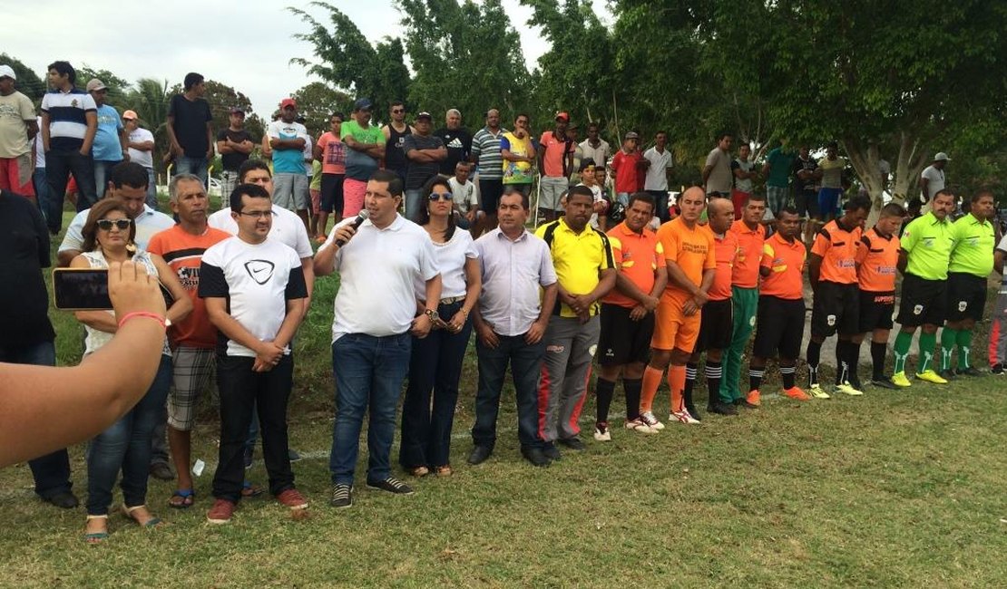 Prefeito Fabinho Aurélio participa da abertura do campeonato municipal de society