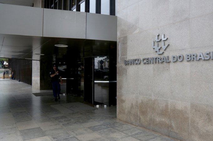 Taxa de juros é mantida em 15% ao ano pelo COPOM