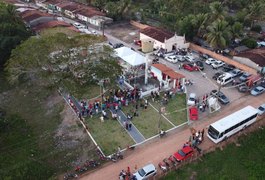 Prefeito Ronaldo Lopes inaugura praça no povoado Capela e assegura pavimentação do acesso para região da APA da Marituba