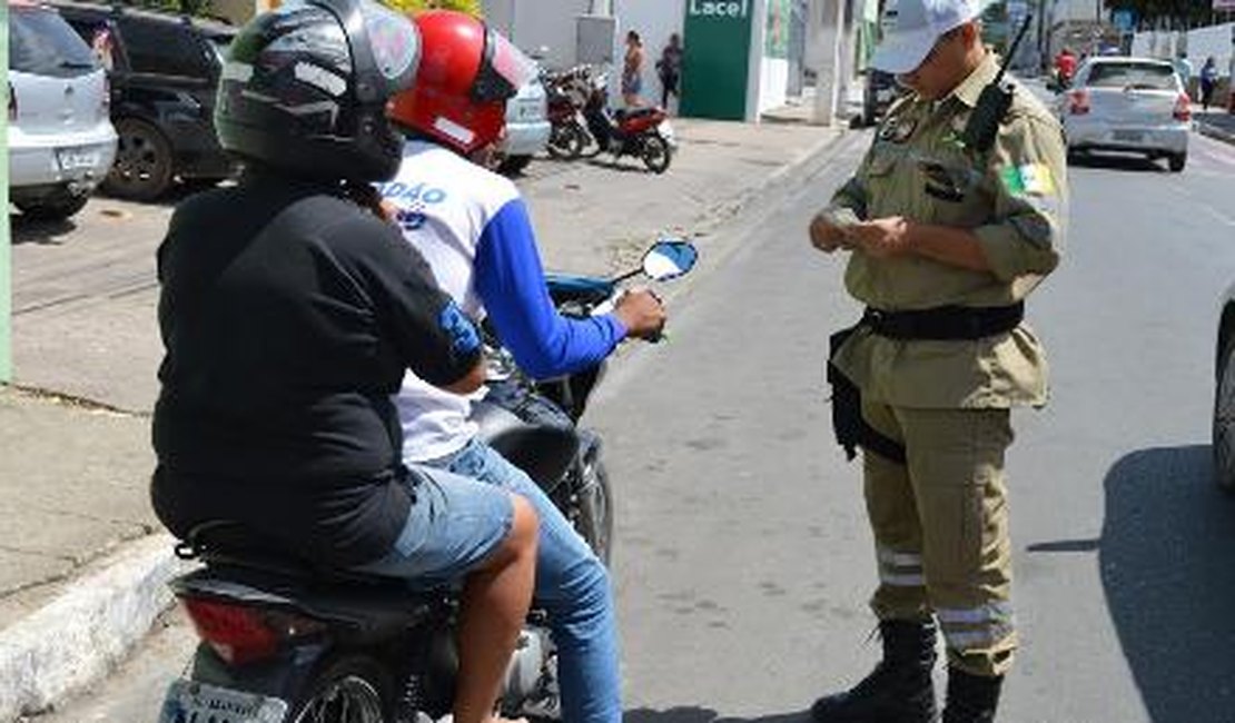 Em Arapiraca, órgãos de trânsito intensificam fiscalização a mototaxistas clandestinos