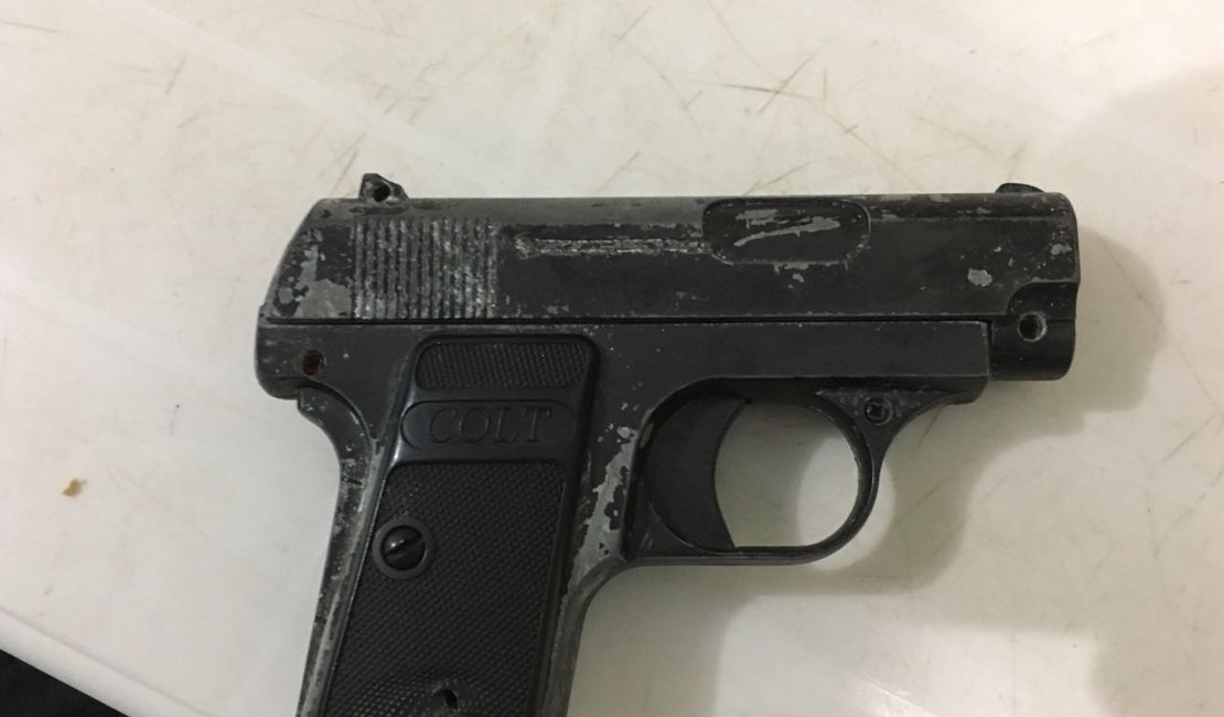 Menor é apreendido com simulacro de arma no sítio Bálsamo