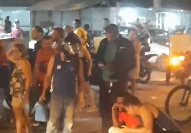 Homem é atropelado após condutor empinar moto, em Maceió