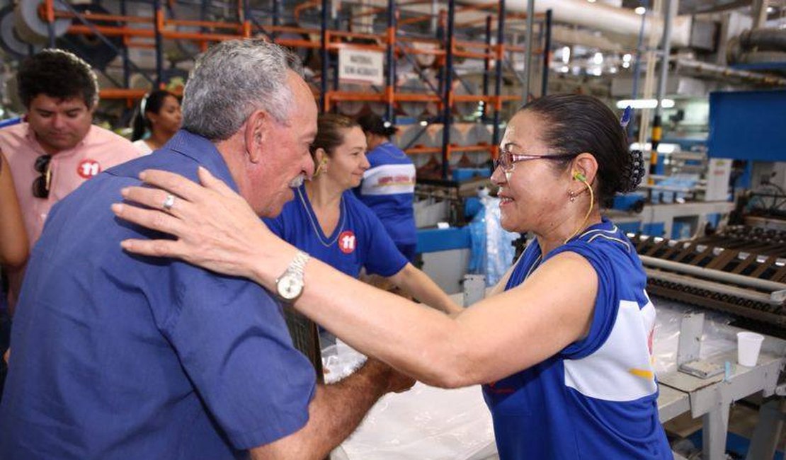 Em Arapiraca, Biu visita obras e recebe apoio de trabalhadores