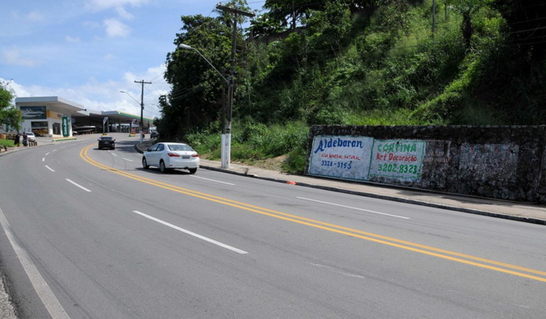 Duas pessoas morrem e outra fica gravemente ferida em acidente
