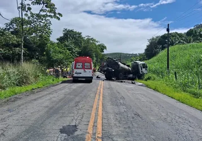 Acidente envolvendo quatro veículos deixa feridos e interdita trecho da AL-424 entre Cajueiro e Viçosa