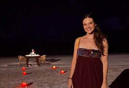 Atriz Juliana Paiva celebra noivado com jantar romântico em São Miguel dos Milagres