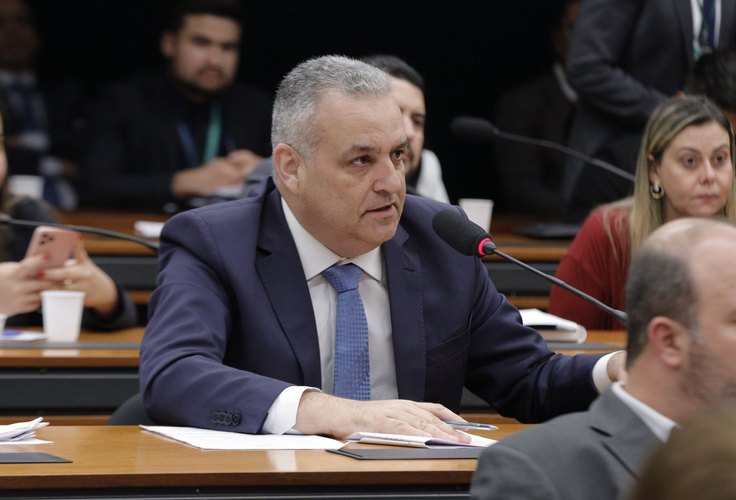 CCJC aprova relatoria de Alfredo Gaspar que criminaliza chantagem com conteúdo íntimo