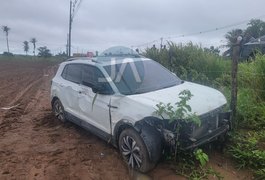 Servidora da Prefeitura de Limoeiro de Anadia perde controle de carro e sofre escoriações após saída de pista