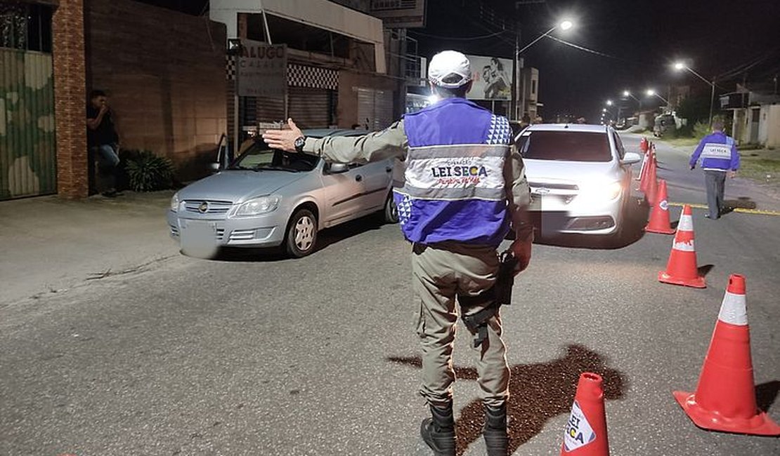 Homem é preso em Operação Lei Seca com nove motoristas multados em Penedo