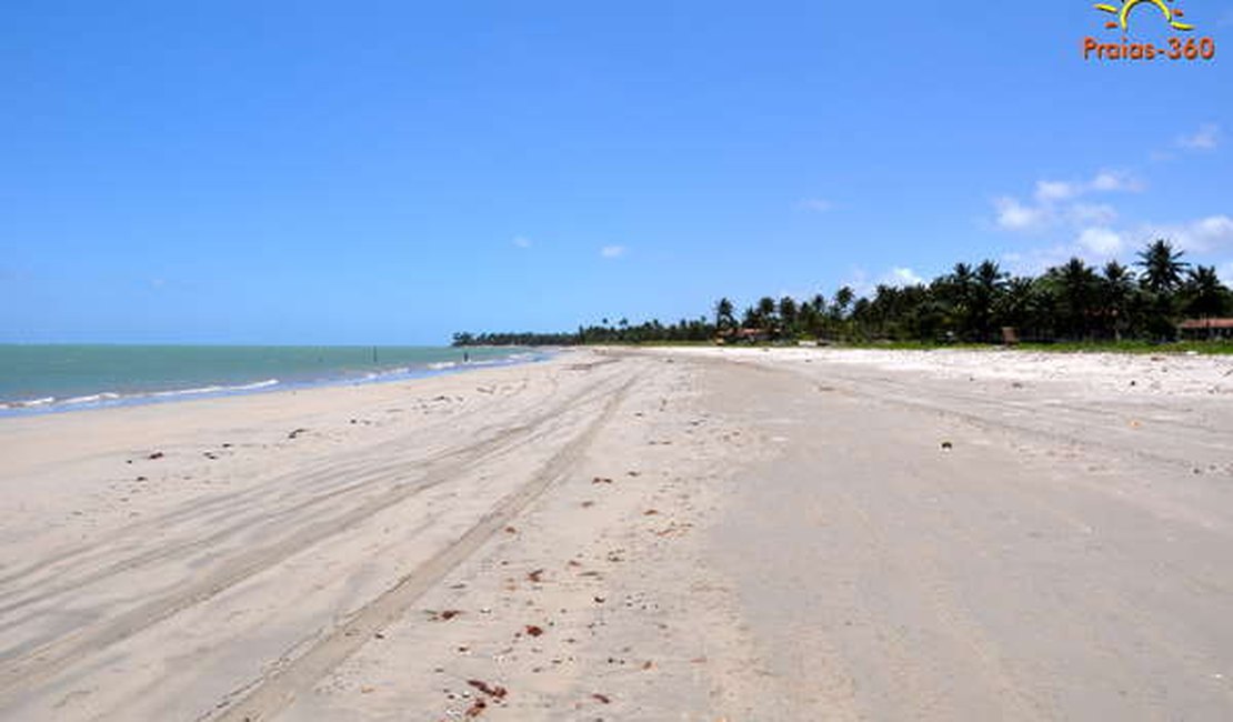 Jovem acompanhado da esposa sofre tentativa de homicídio em praia na Barra de Santo Antônio