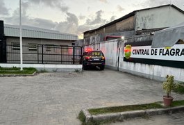 PRF prende homem com mandado de prisão em aberto, durante fiscalização educativa em Rio Largo